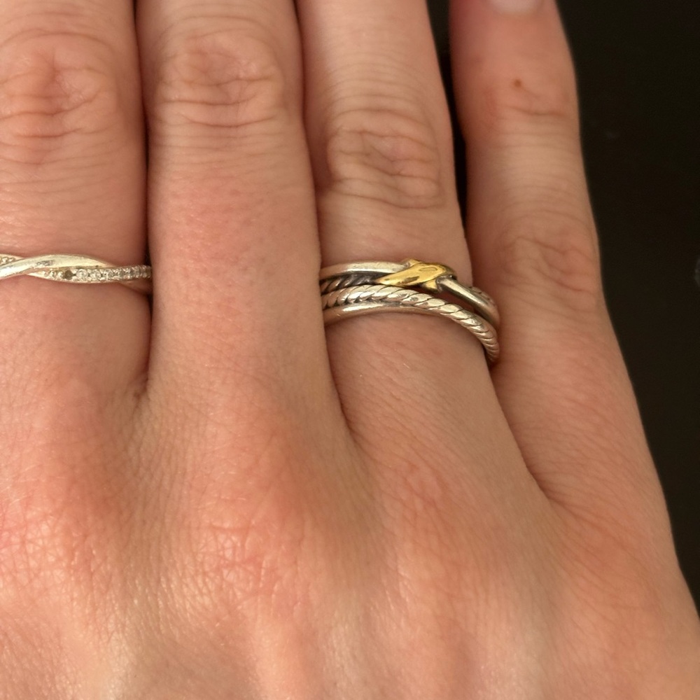 Elegant Two-Tone Twisted Band Ring